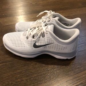 Women’s Nike Golf Shoes- Size 7